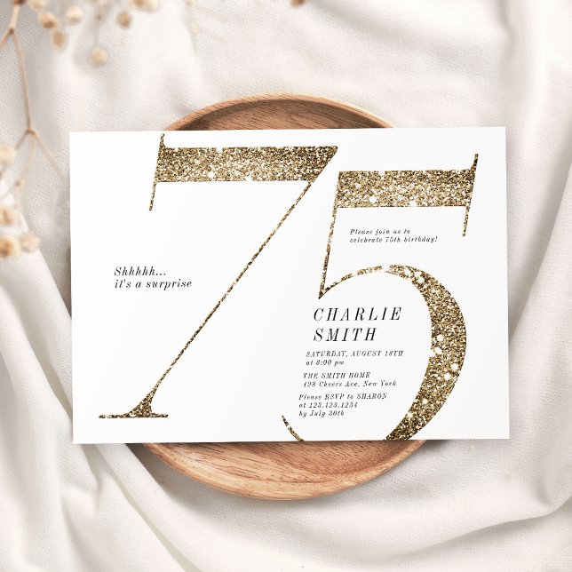 Convite Minúsculo moderno brilho de ouro falho 75 anos (Modern minimalist faux gold glitter 75th birthday invitation)