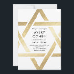 Convite Mitzvah para Bat Dourado das Estrelas Mode<br><div class="desc">O Convite Mitzvah para Bat Foil Gold das Estrelas Modernas apresenta um esboço exclusivo e moderno da Estrela de David em torno de seus detalhes de eventos.</div>