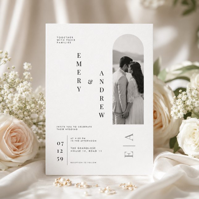 Convite Modelo de casamento com tipografia vertical modern (Criador carregado)