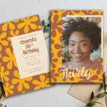 Convite Modelo de Fotografia da Flor do Groovy 30 de anive<br><div class="desc">Este design de força floral foi criado usando minha mão esculpida imagens de punho que eu me tornei um padrão floral divertido tons de amarelo e marrom da mostarda para uma verdadeira vibração retrô!</div>