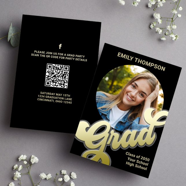 Convite Modelo de Fotografia do Na moda Moderno do formand (Graduation photo invitation announcement with scannable QR Code. )