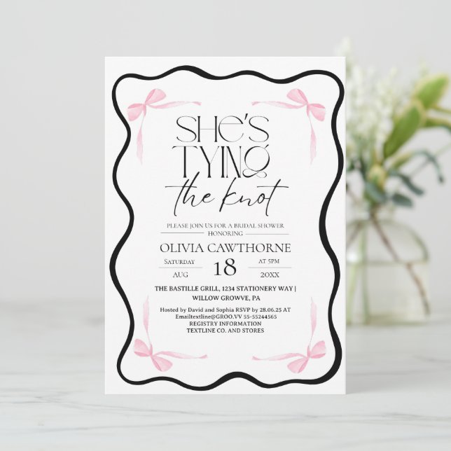 Convite Modern Black Bow  Bridal Shower Invitation (Em pé/Frente)