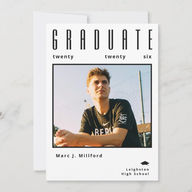 Convite Modern Black White Photo Graduation Announcement (Frente)