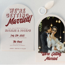 Convite Modern Burgundy Retro Bold Arched Unique Wedding