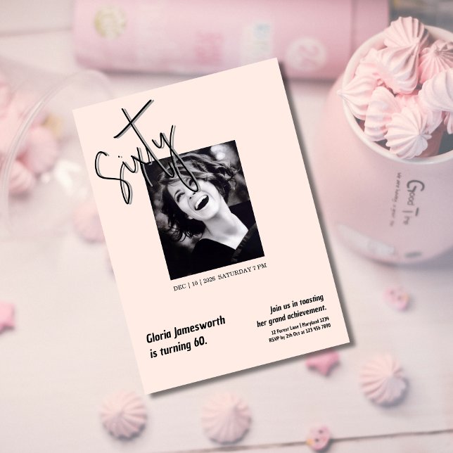 Convite Modern Funny Light Pink Photo 60th Birthday  (Criador carregado)