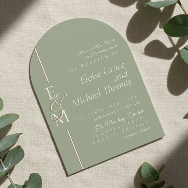 Convite Modern Monogram Script Sage Green Arch Wedding (Announce your special day with this luxurious Modern Monogram Script Arch Wedding Invitation!)