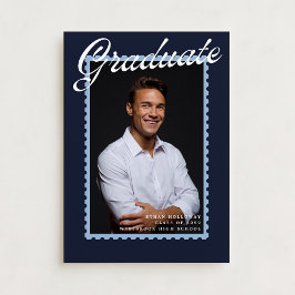 Convite Modern Navy Stamp Graduation Announcement