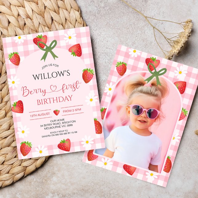 Convite Modern Pink Plaid Arch Heart Berry First Birthday (Berry First Birthday Invitation, Berry First Birthday Invite,Berry First Birthday Invitation Digital)
