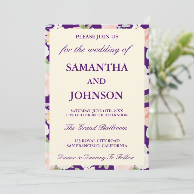 Convite Modern purple Ivory Floral Monogram Wedding (Em pé/Frente)