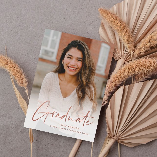 Convite Modern Rose Gold Script Photo Graduation Party (Criador carregado)