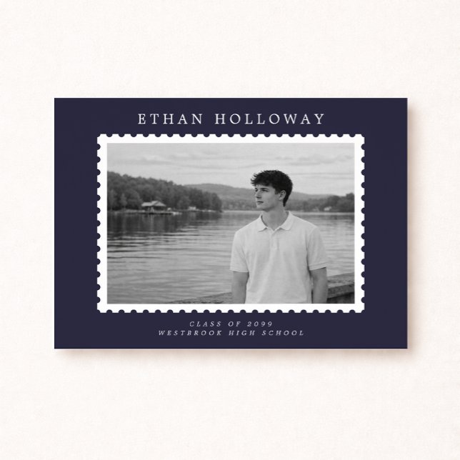 Convite Modern Stamp Style Photo Graduation Announcement (Criador carregado)