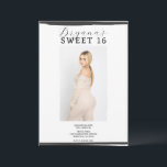 Convite Moldura para Foto Preto e Branco Moderno Sweet 16<br><div class="desc">Personalize do jeito que você quiser.</div>