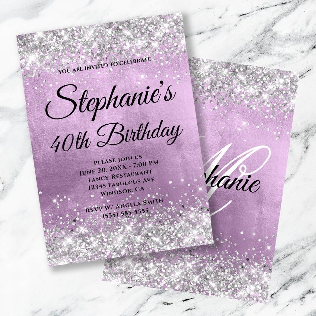 Convite Monograma Chique com Brilho Prateado Lilás em Folh (Silver Glitter Lilac Foil Fancy Monogram Invitation)