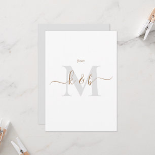 Convite Monograma Dourado e Cinza em Script Swash para Noi