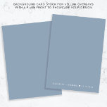 Convite Monograma Dusty Fundo Azul Para Sobreposição De Ve<br><div class="desc">Aumente o seu convite para casamento vellum ou acrílico ou salve as sobreposições de data com o nosso cartão de fundo chic. Apresentando uma frente azul limpa e empoeirada para designs intrincados de sobreposição perfeitamente equilibradas, o poeirento azul traseiro apresenta os seus nomes monográficos e a data de casamento unidos...</div>