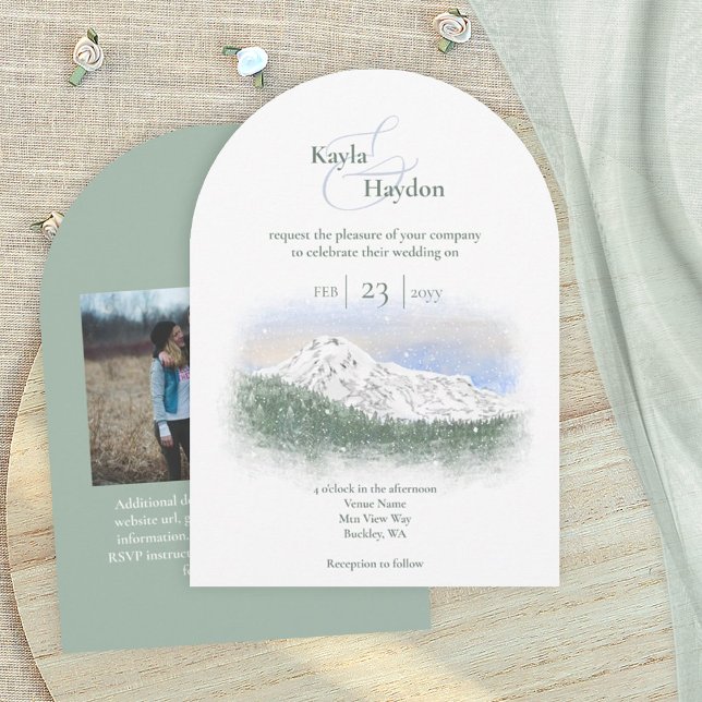 Convite Mt. Rainier, Falling Snow Winter Wedding (Mt. Rainier, mountain wedding invitation card, spruce pine trees forest, pacific northwest theme)