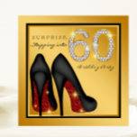 Convite Mulher Red Black Surpresa Dourada 60ª Festa de ani<br><div class="desc">Grande calçado vermelho preto e ouro de salto alto,  surpresa do 60º convite de aniversário. Este elegante convite de aniversário vermelho preto e dourado surpresa 60º é facilmente personalizado para o seu evento.</div>