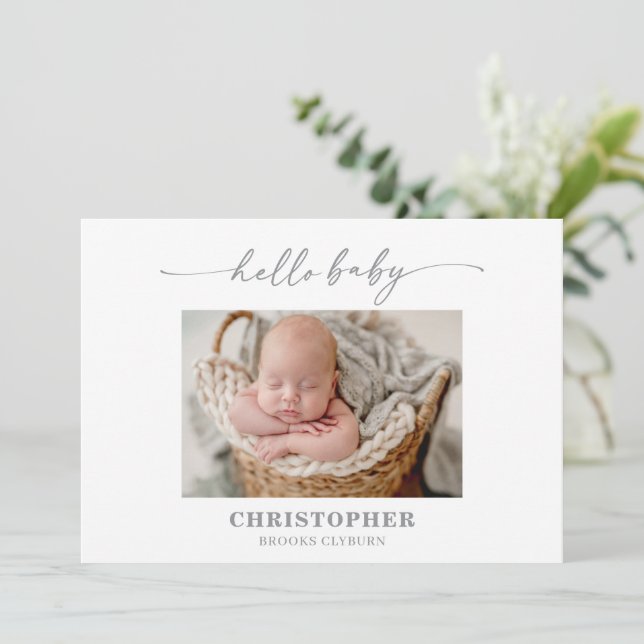 Convite Muted Gray Hello Baby Photo Announcement Card (Em pé/Frente)