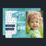 Convite Na Moda | Azul | Aquarela | Primeiro aniversário |<br><div class="desc">Convidado de tendências para seu garotinho que envelhece um ano,  com um grande em aquarela e em fundo de pontos</div>