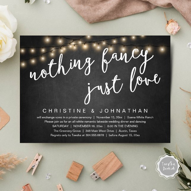 Convite Nada de Luxo, Apenas Amor Jantar de Casamento Rúst (Nothing Fancy, Just Love Rustic Wedding Dinner Invitation Card PDF String Lights Grey Chalkboard)