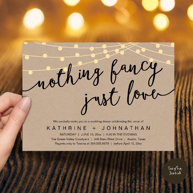 Convite Nada de Luxo, Apenas Amor, Jantar de Recepção de C (Nothing Fancy, Just Love, Wedding Reception Dinner Invitation Card String Lights Brown Kraft)