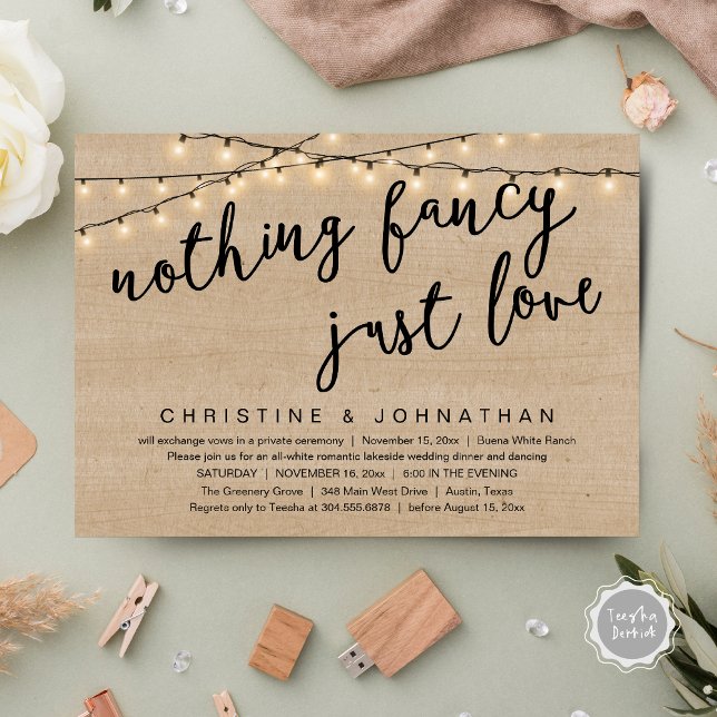 Convite Nada de Rico, apenas amor Janto de casamento russo (Nothing Fancy, Just Love Rustic Wedding Dinner Invitation Card PDF String Lights Brown Wood)