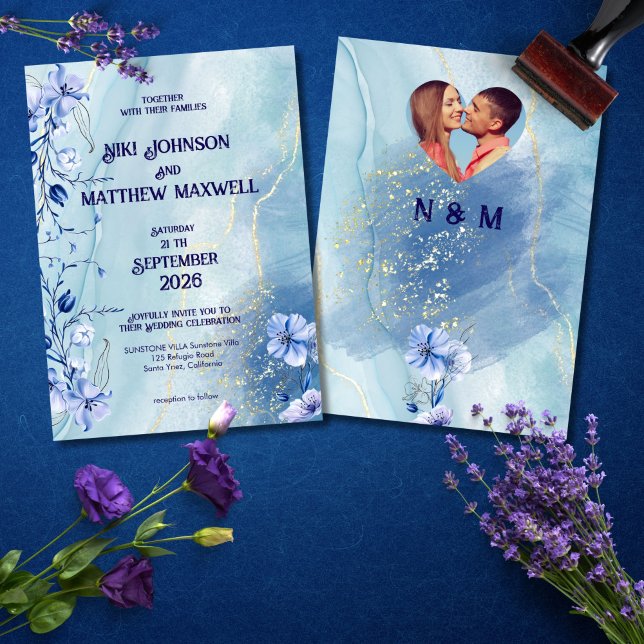Convite Navy Blue Delphinium Floral Wedding Invitation (Criador carregado)