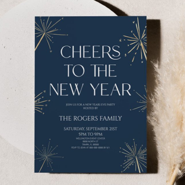 Convite Navy Blue Gold Sparkler Cheers New Years Eve Party (Criador carregado)