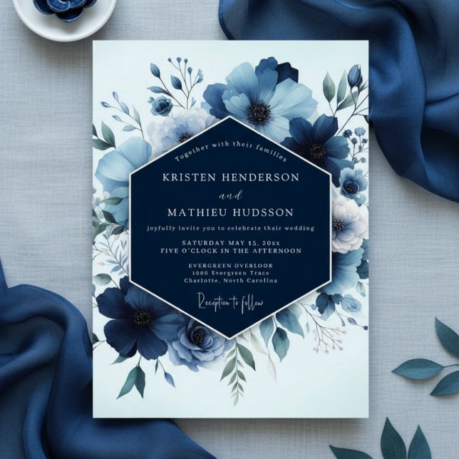 Convite Navy Floral Lush Romance Wedding (Criador carregado)