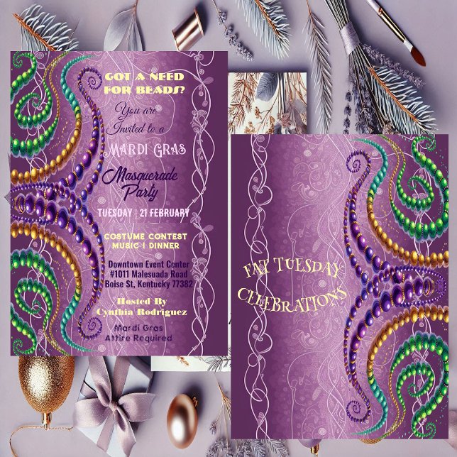 Convite Necessidade do Miçanga Mardi Gras Purple Mascarada (Need for Beads Mardi Gras Purple Masquerade Party Invitation)