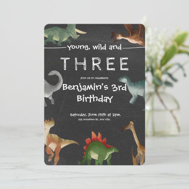 Convite Negra e Colorido Dinossauro Imprimível (Em pé/Frente)