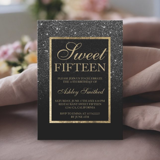 Convite Negra escura, ouro-relâmpago, chic elegante Sweet  (Faux black glitter gold elegant chic Sweet 15 Invitation)
