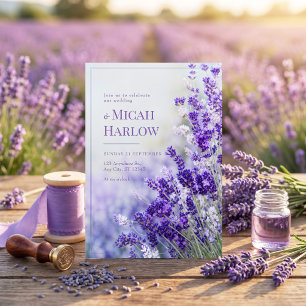 Convite Noivado com Moldura Roxa Lavanda Bokeh Azul Enevoa