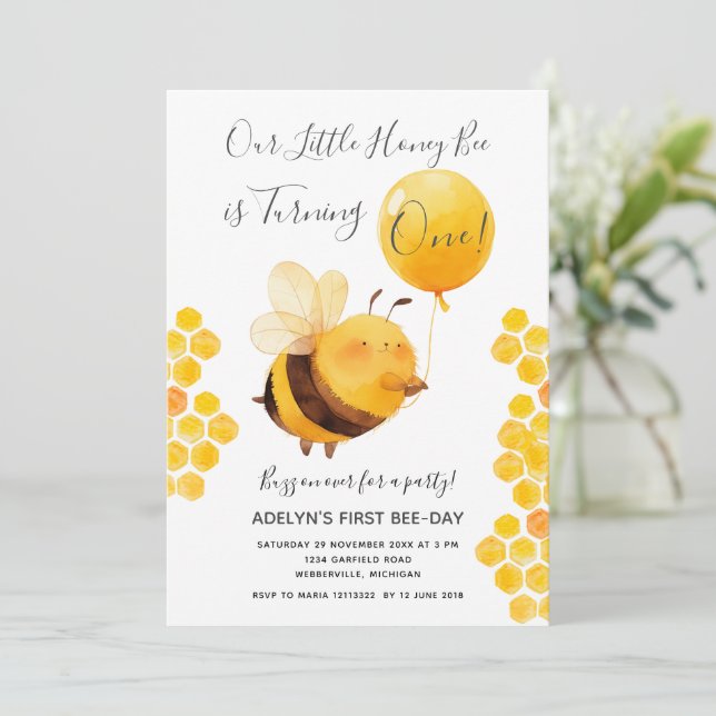 Convite Nossa pequena abelha de mel está virando um aniver (Em pé/Frente)