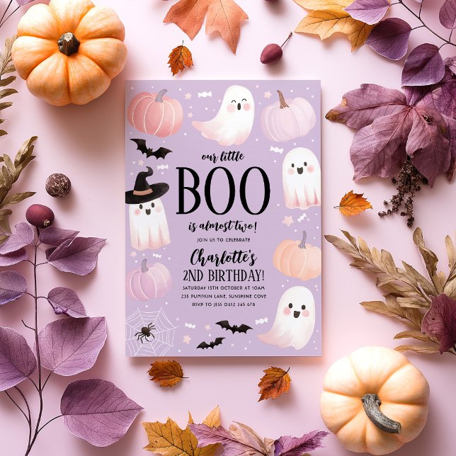 Convite Nosso pequeno segundo aniversário de Boo Convidand (Our Little Boo is turning 2! Halloween themed birthday party invitation in pastel purple and pinks)