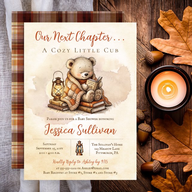 Convite Nosso Próximo Capítulo Urso de Pelúcia Chuvinha de (Our Next Chapter Cozy Little Cub teddy bear reading baby shower invitation)