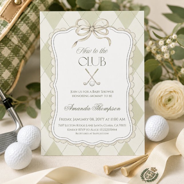 Convite Novo no Clube Chuveiro de Bebê Verde Sage de Golfe (Preppy sage green New to the Club golf baby shower invitation with argyle pattern and bow)