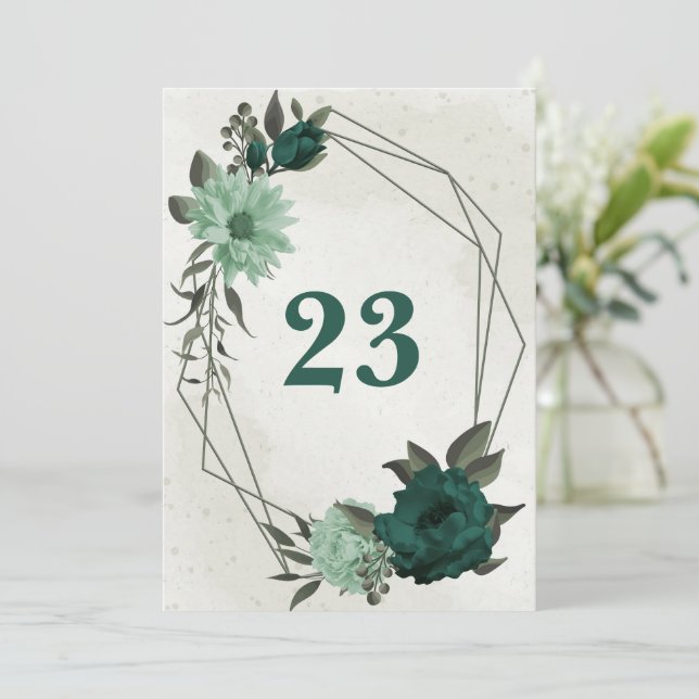 Convite número geométrico da mesa das flores verdes esmera (Em pé/Frente)