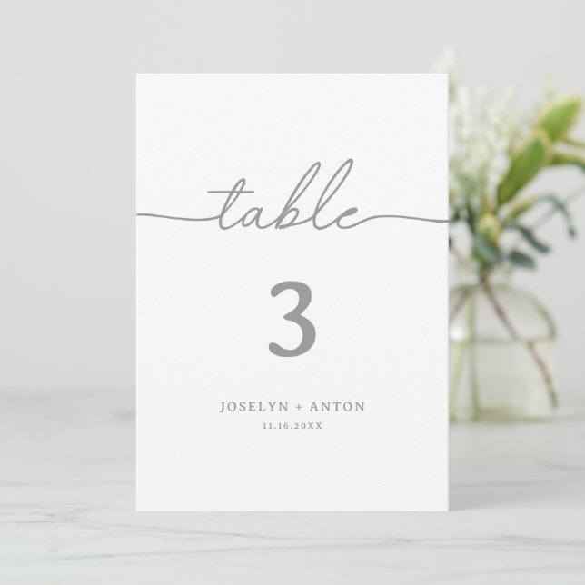 Convite Números de Mesa de Casamento Cinza Caligrafia Eleg (Em pé/Frente)