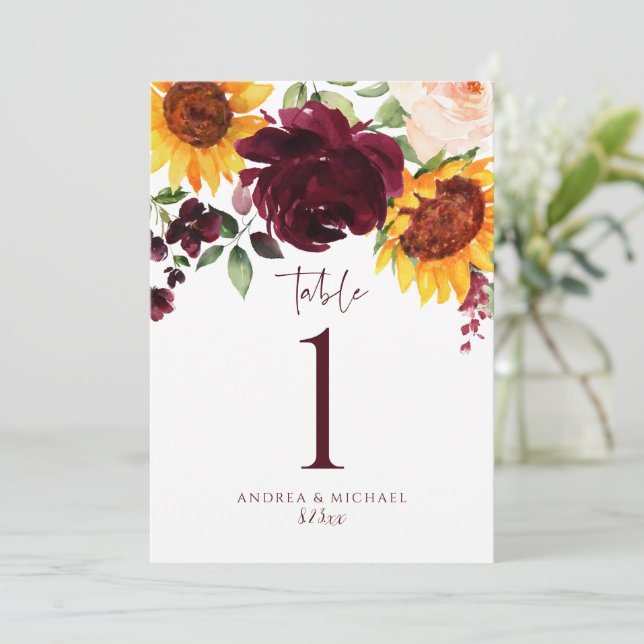 Convite Números de Mesa Girassóis Rosas Borgonha Casamento (Em pé/Frente)