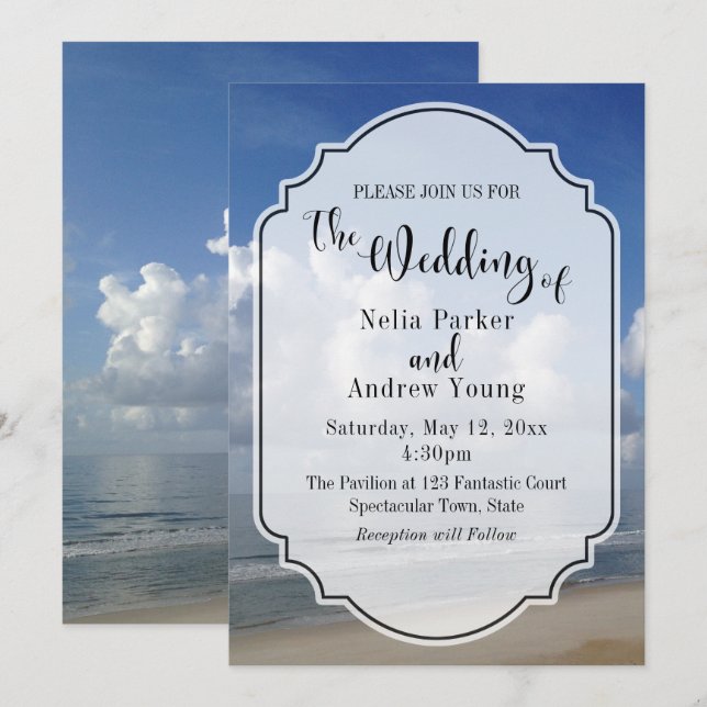 Convite Nuvens Grossas Sobre a Foto da Praia com Crachá de (Frente/Verso)