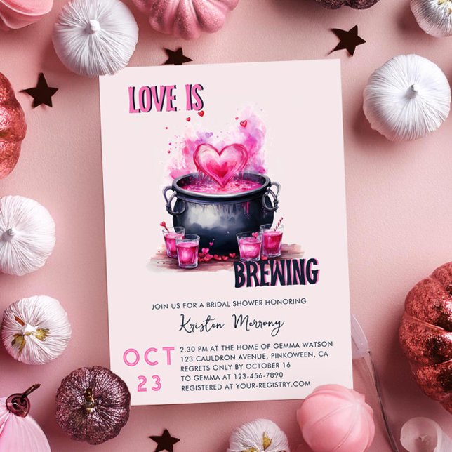 Convite O amor é criar caldeirão do Chá de panela da Poção (Love is Brewing Pink Halloween Bridal Shower Invitation by Darling & May)