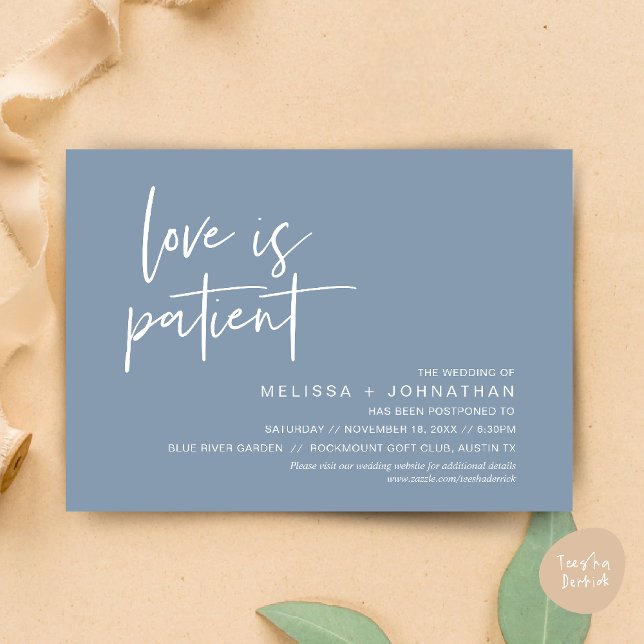 Convite O amor é paciente, muda a nossa data de casamento (Minimalist, Love is patient, Romantic Wedding Change the new date card PDF in Dusty Blue)