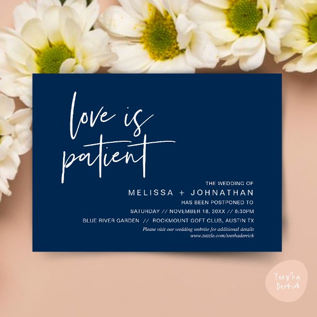 Convite O amor é paciente, muda a nossa data de casamento (Minimalist, Love is patient, Romantic Wedding Change the new date card PDF in navy Blue)