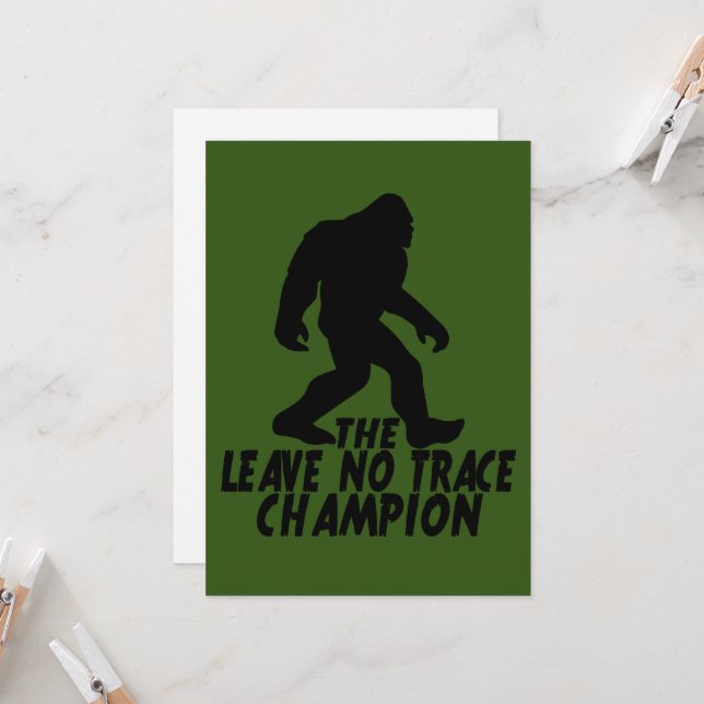 Convite O Campeão do Leave No Trace Bigfoot Engraçado (Frente/Verso In Situ)