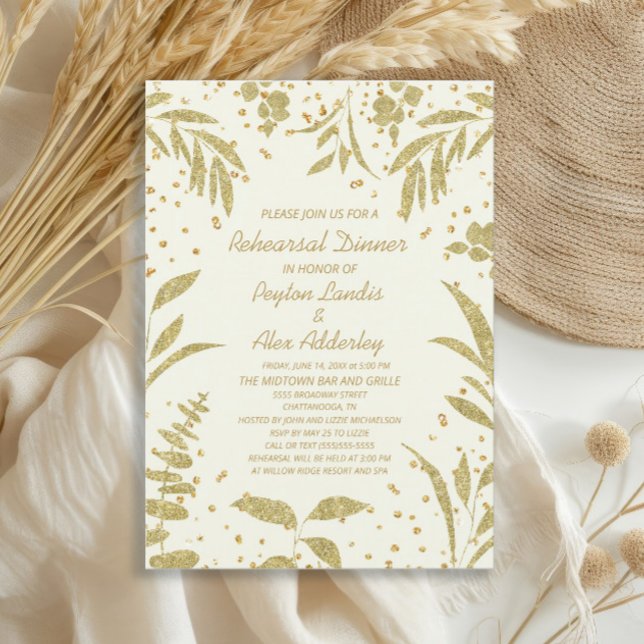 Convite O Elegante Dourado Glitter Deixa O Ensaio De Casam (Gold leaves and glitter on cream-colored wedding rehearsal dinner invitation)