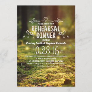 Convite o jantar de ensaio exterior rústico da floresta