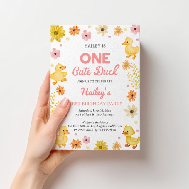 Convite One Cute Duck First Birthday Invitation (One Cute Duck first birthday invitation for a sweet and playful baby girl party. 🐥🎉)