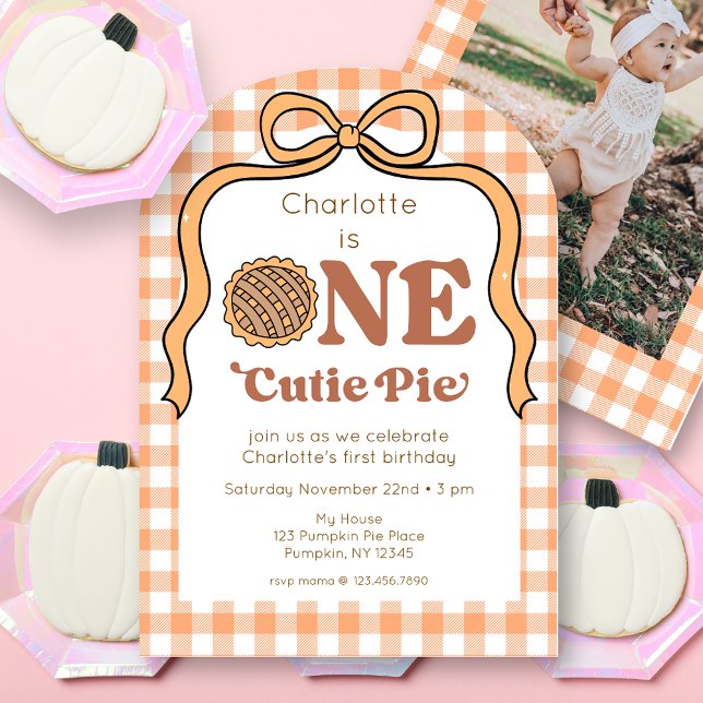 Convite One Cutie Pie 1st Birthday Photo Invitation (Criador carregado)