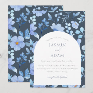 Convite Opulência Floral Monograma Elegante em Azul Ardósi